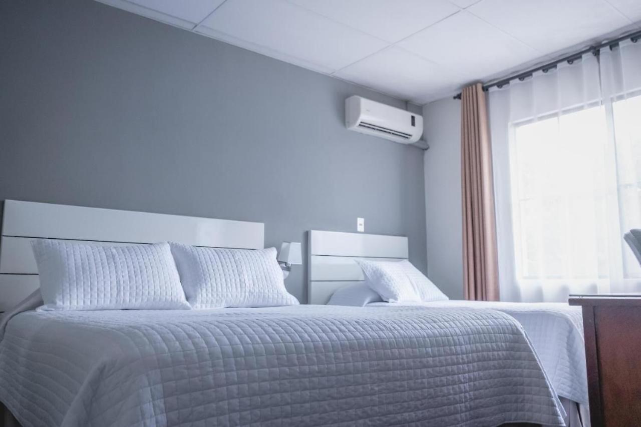 Cardedeu Suites San Salvador Ngoại thất bức ảnh